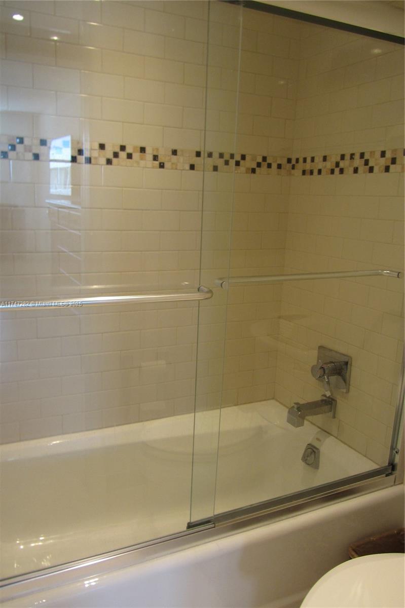5701 Collins Ave Unit: PH12