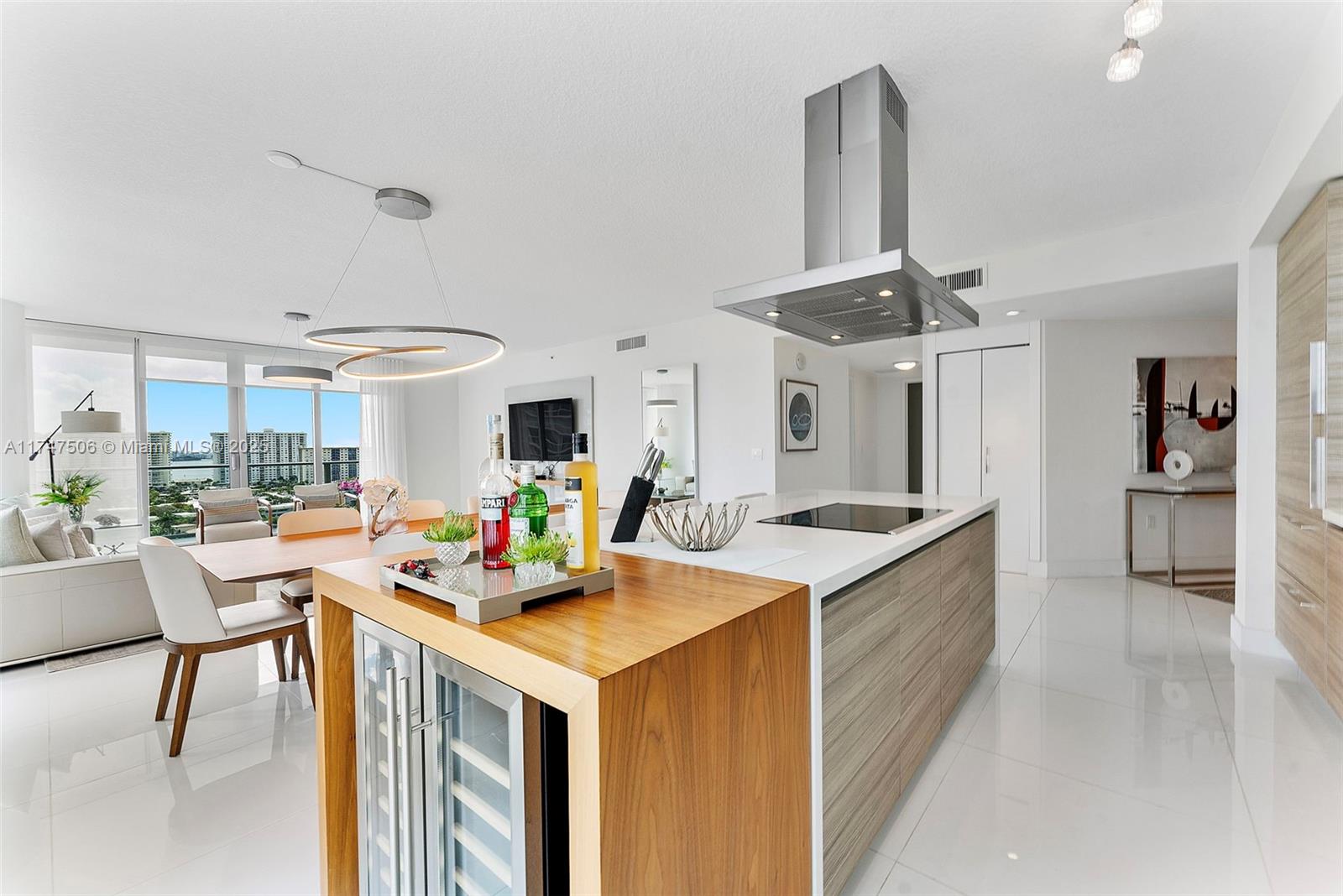 330 Sunny Isles Blvd # 1408 Unit: 5-1408