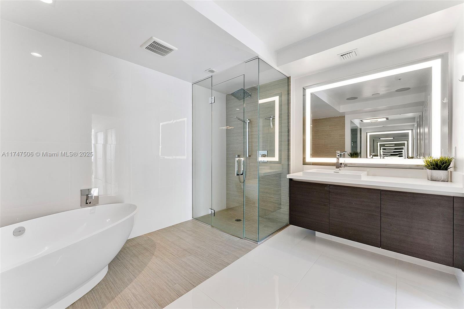 330 Sunny Isles Blvd # 1408 Unit: 5-1408