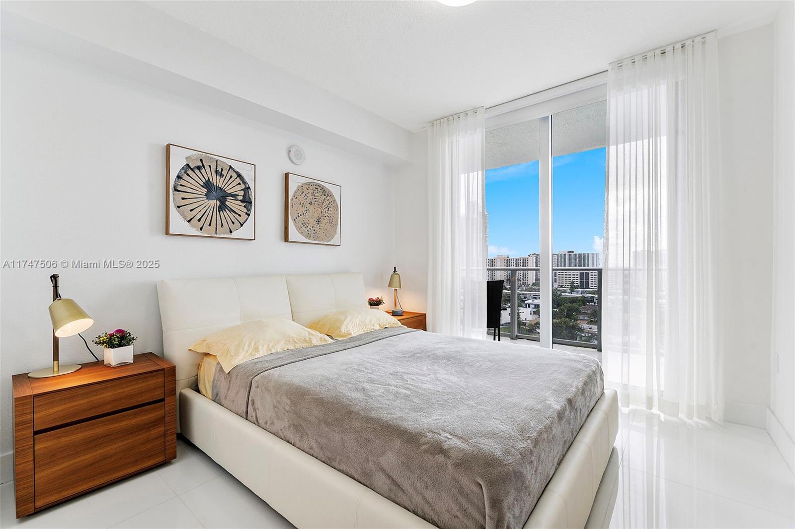 330 Sunny Isles Blvd # 1408 Unit: 5-1408