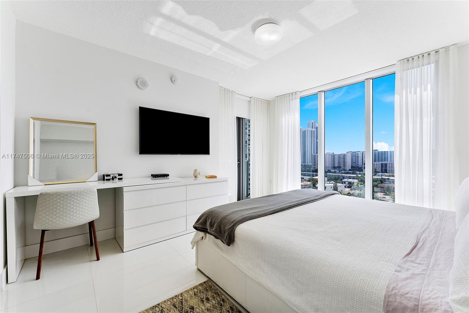 330 Sunny Isles Blvd # 1408 Unit: 5-1408