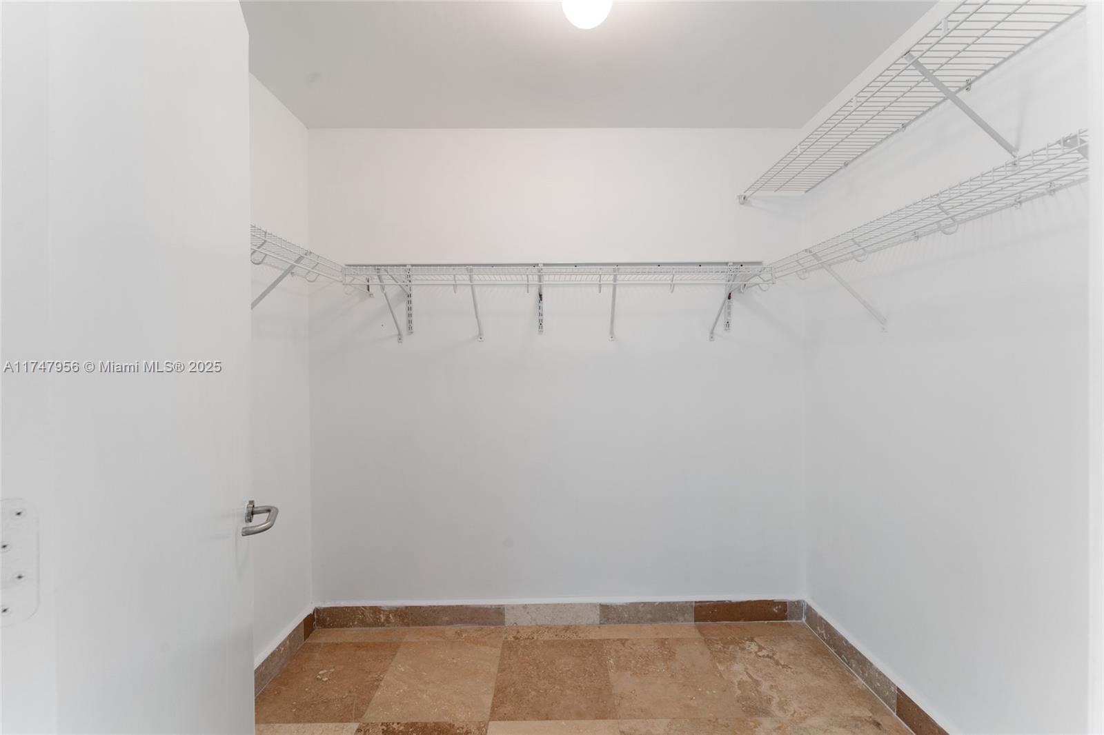 3131 NE 188th St # 1106 Unit: 1-1106