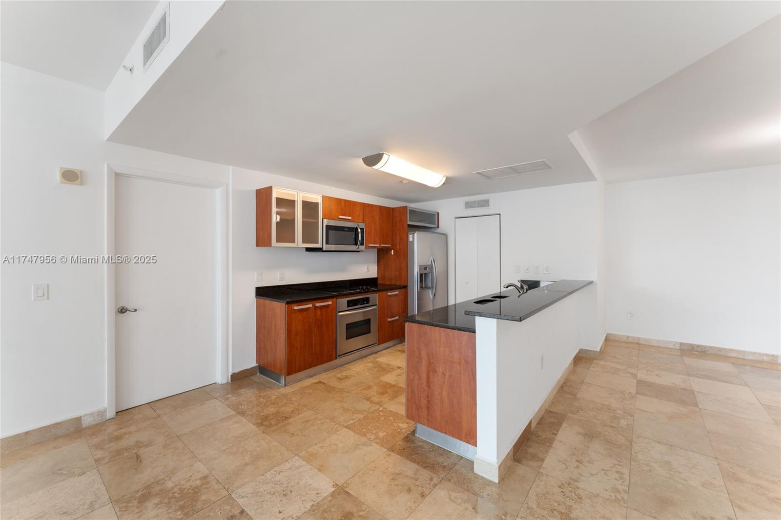 3131 NE 188th St # 1106 Unit: 1-1106