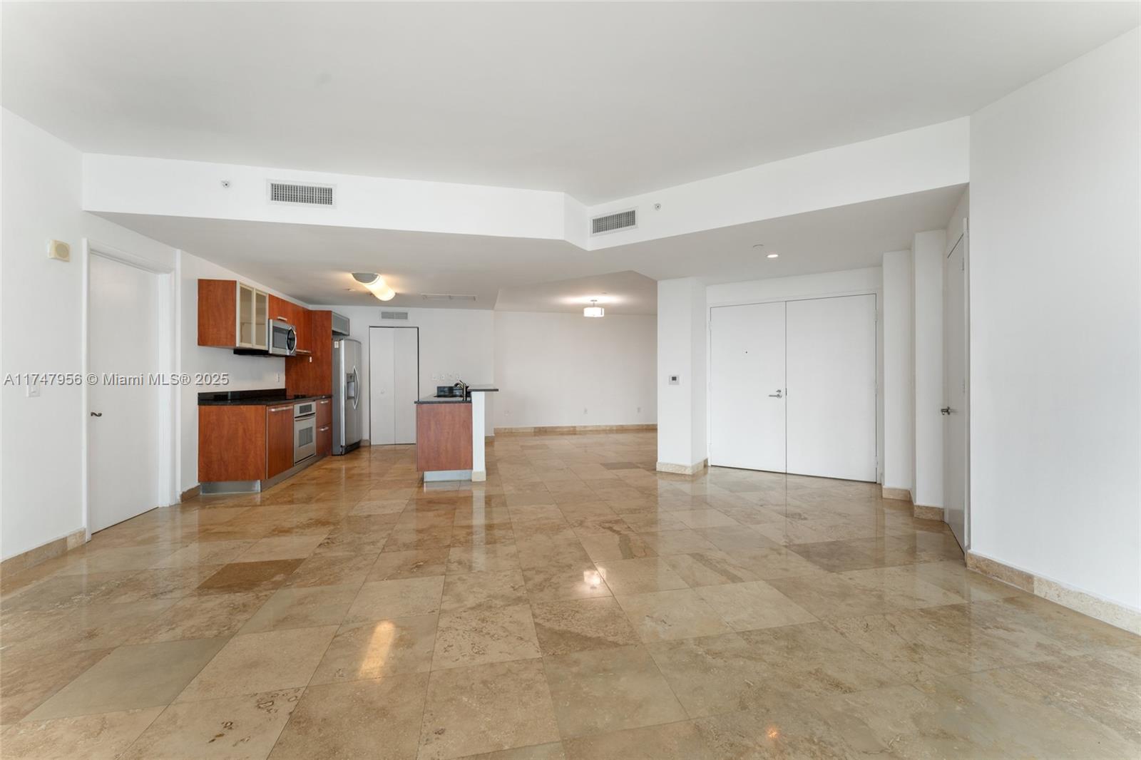 3131 NE 188th St # 1106 Unit: 1-1106
