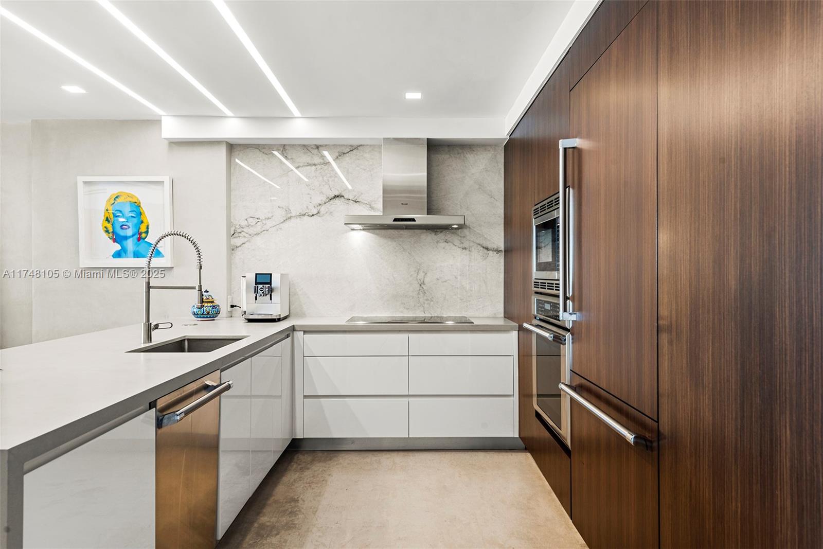 5555 Collins Ave Unit: PHC