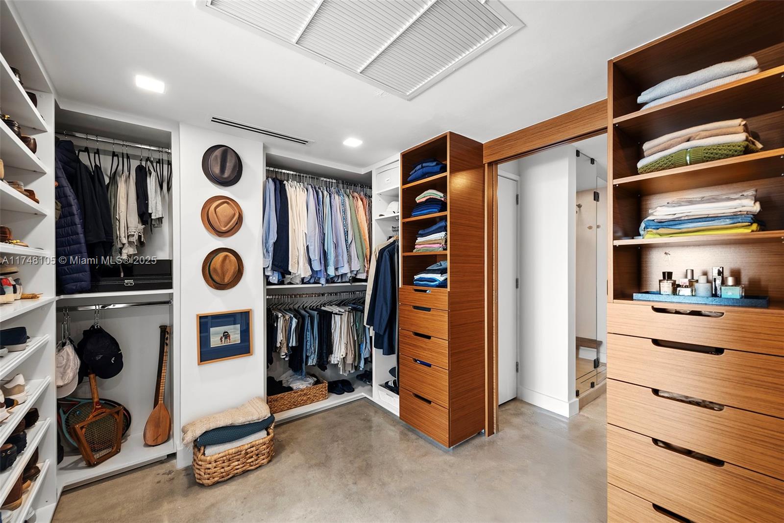5555 Collins Ave Unit: PHC