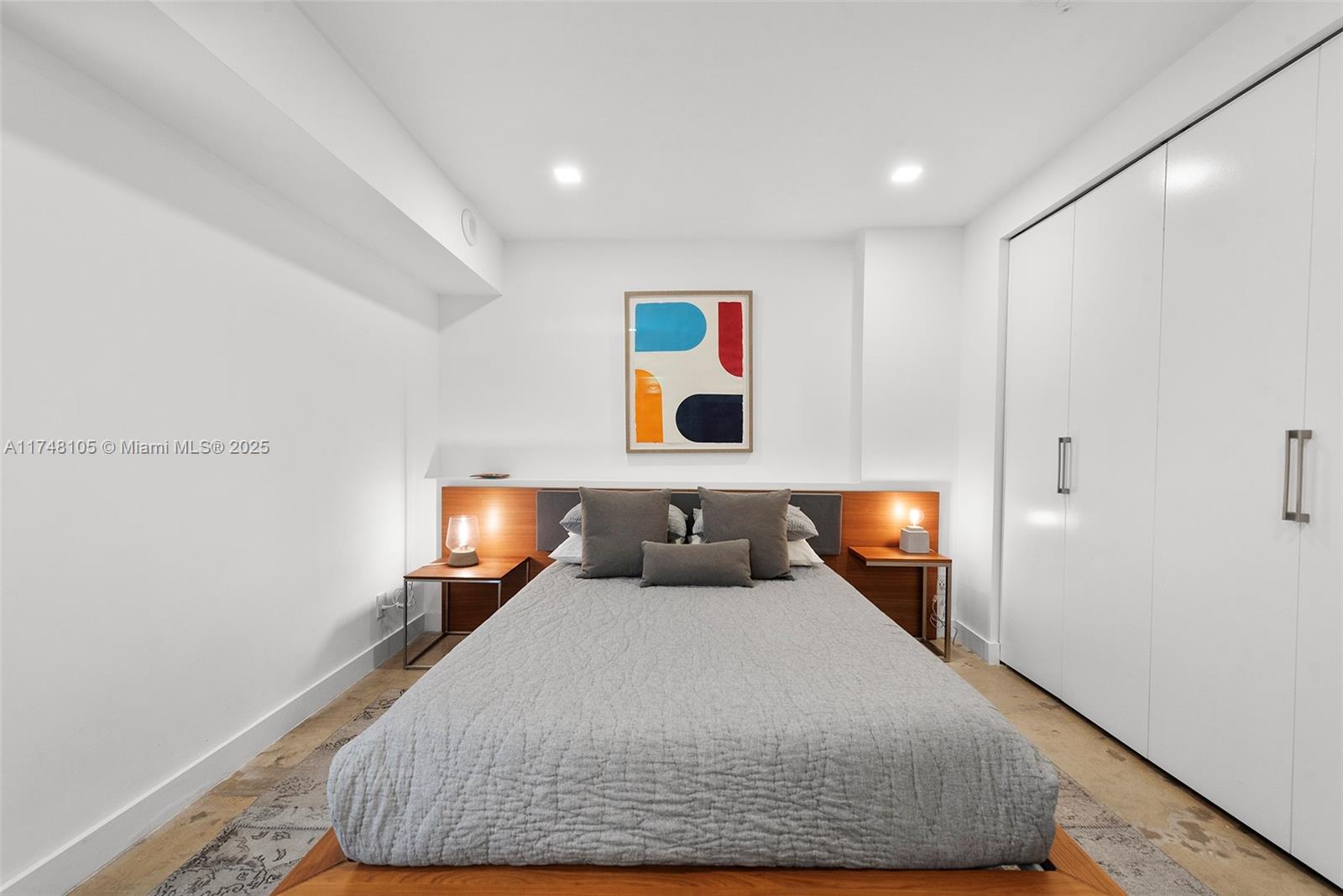 5555 Collins Ave Unit: PHC