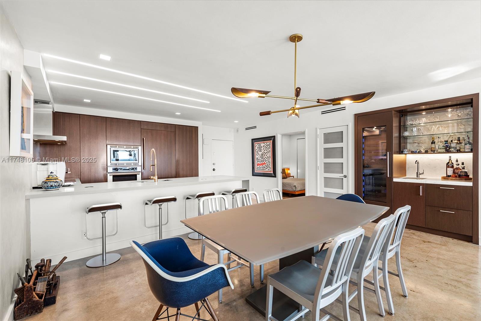 5555 Collins Ave Unit: PHC