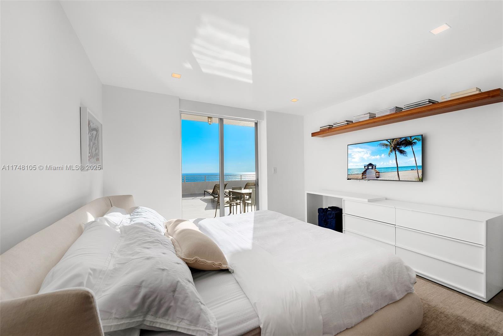 5555 Collins Ave Unit: PHC