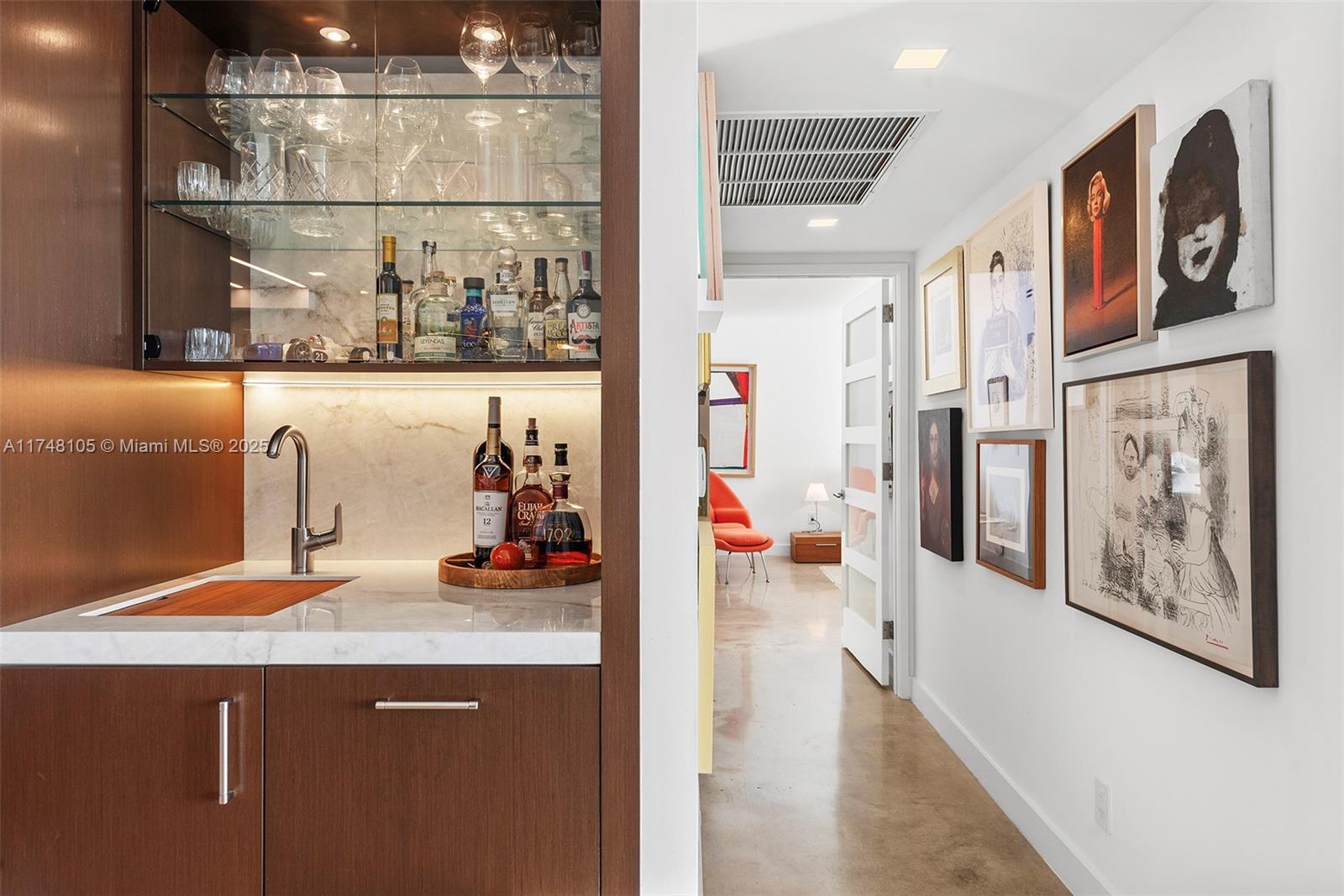 5555 Collins Ave Unit: PHC