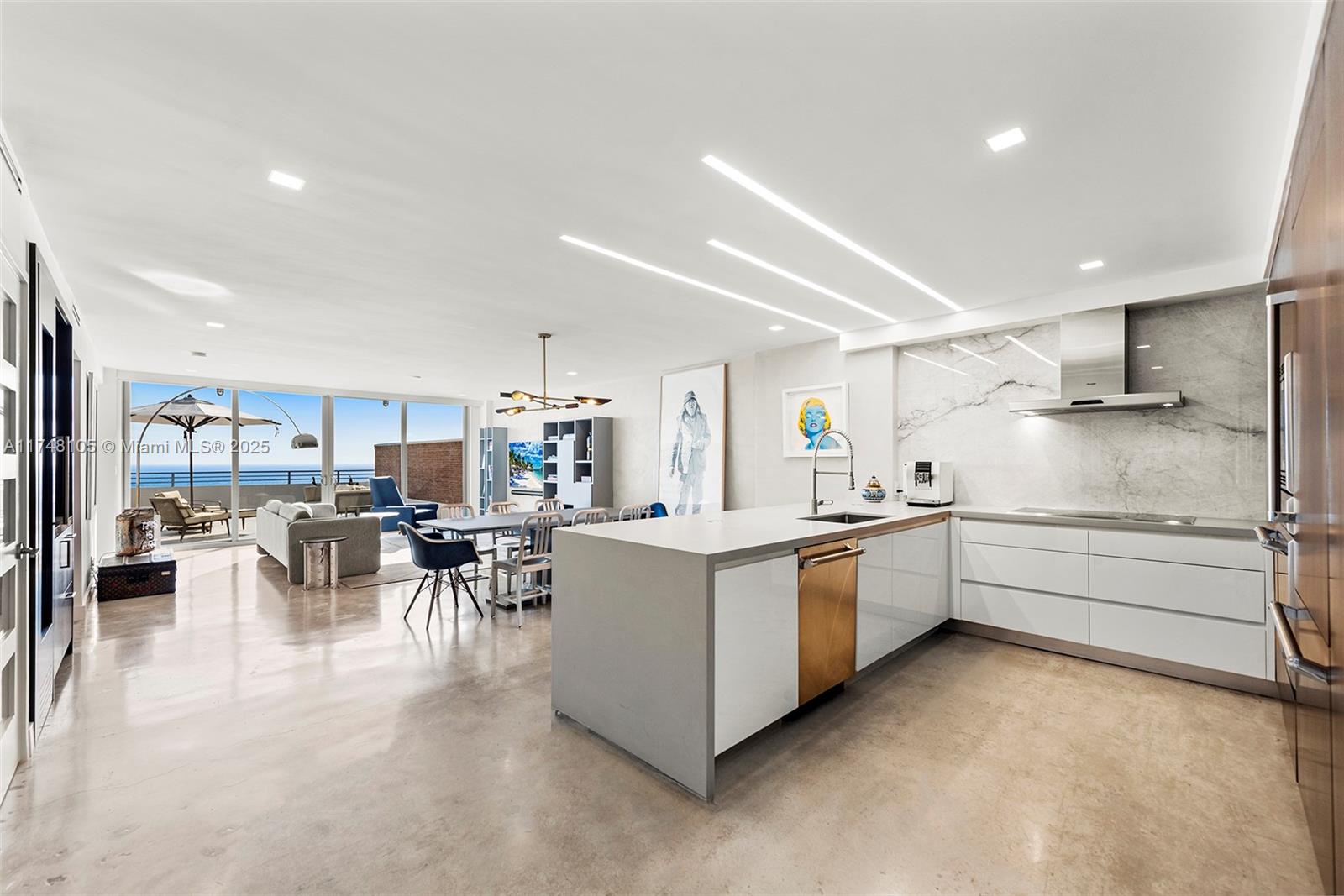 5555 Collins Ave Unit: PHC
