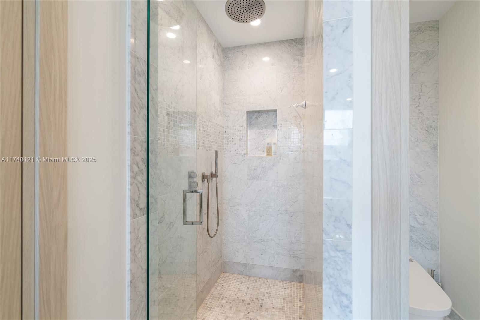 1000 Brickell Plz Unit: PH5005