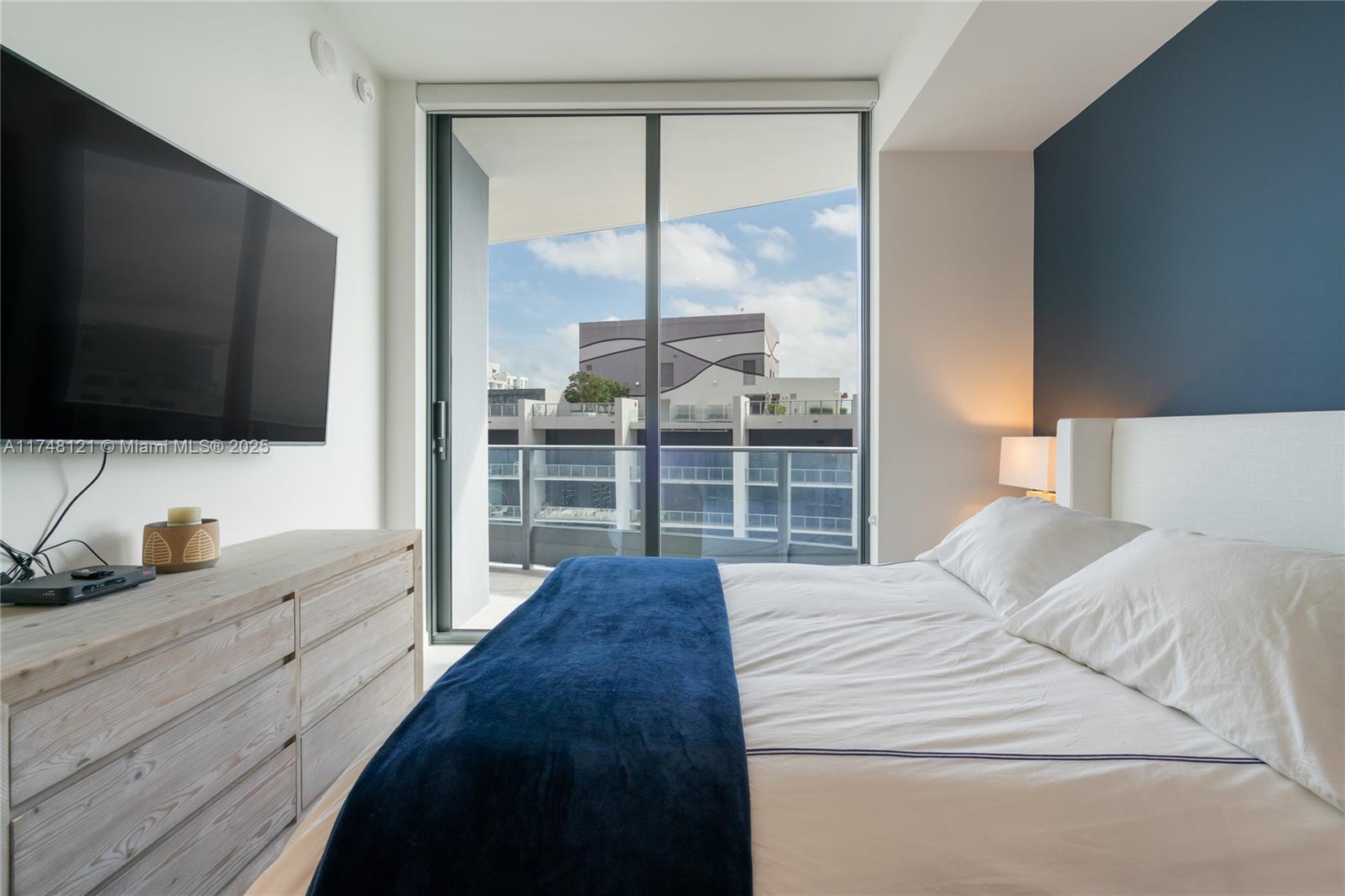 1000 Brickell Plz Unit: PH5005
