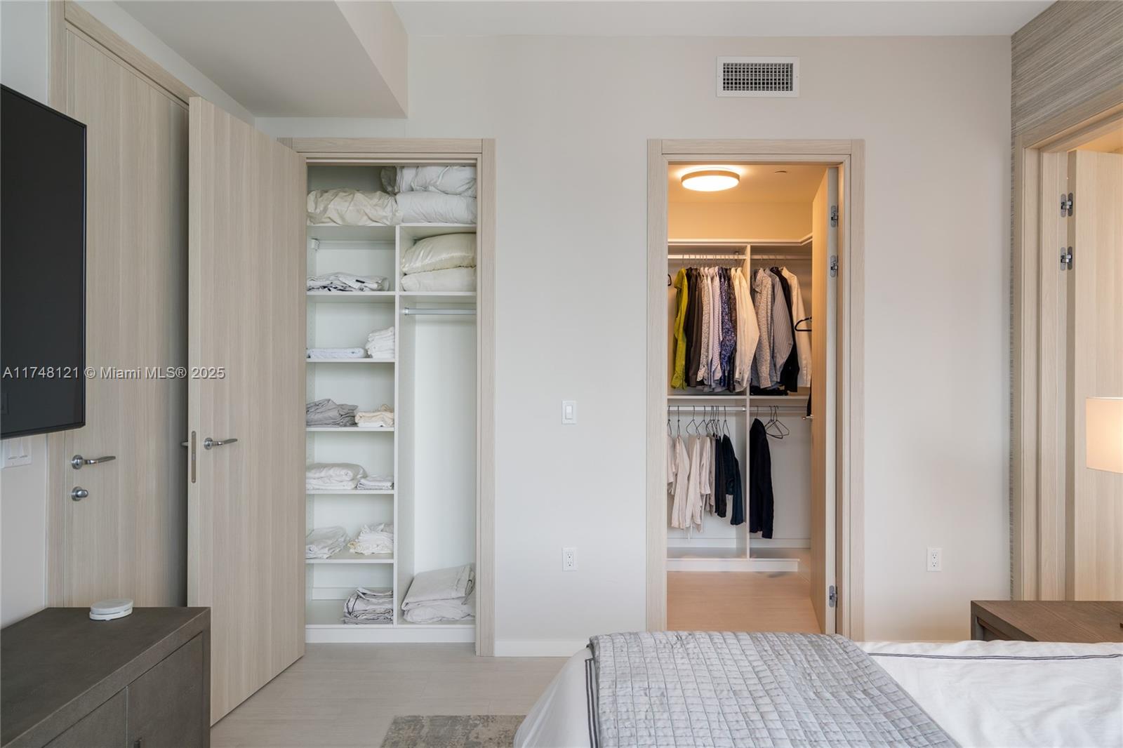 1000 Brickell Plz Unit: PH5005