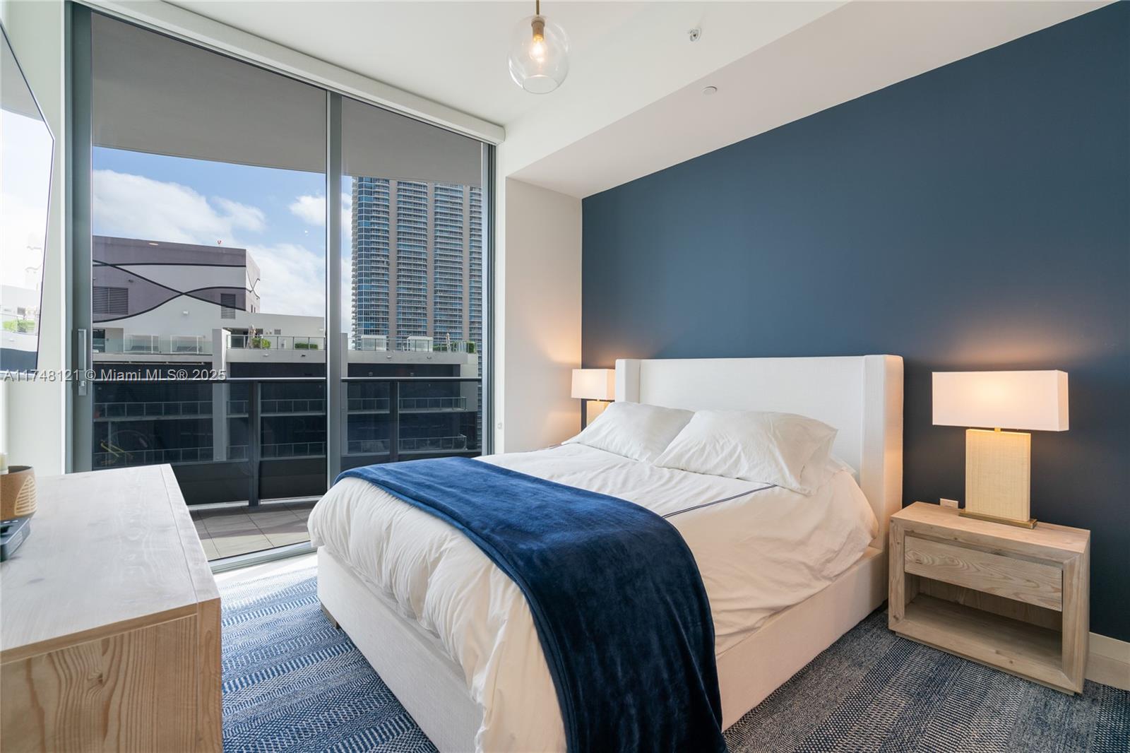 1000 Brickell Plz Unit: PH5005