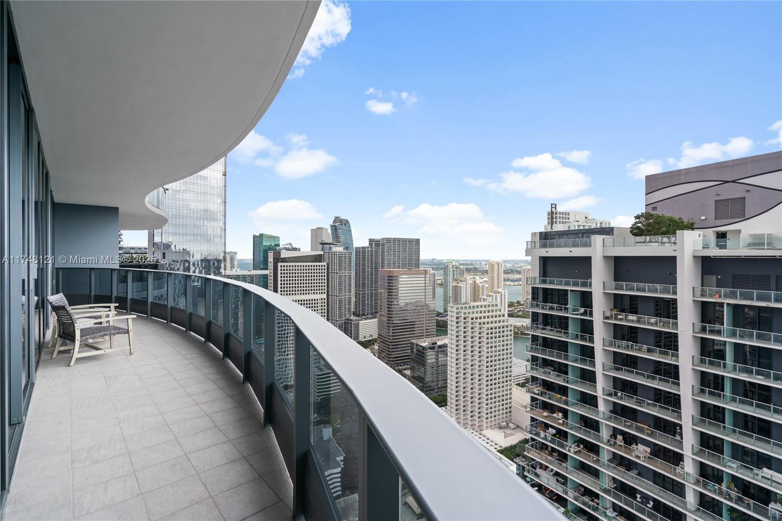 1000 Brickell Plz Unit: PH5005