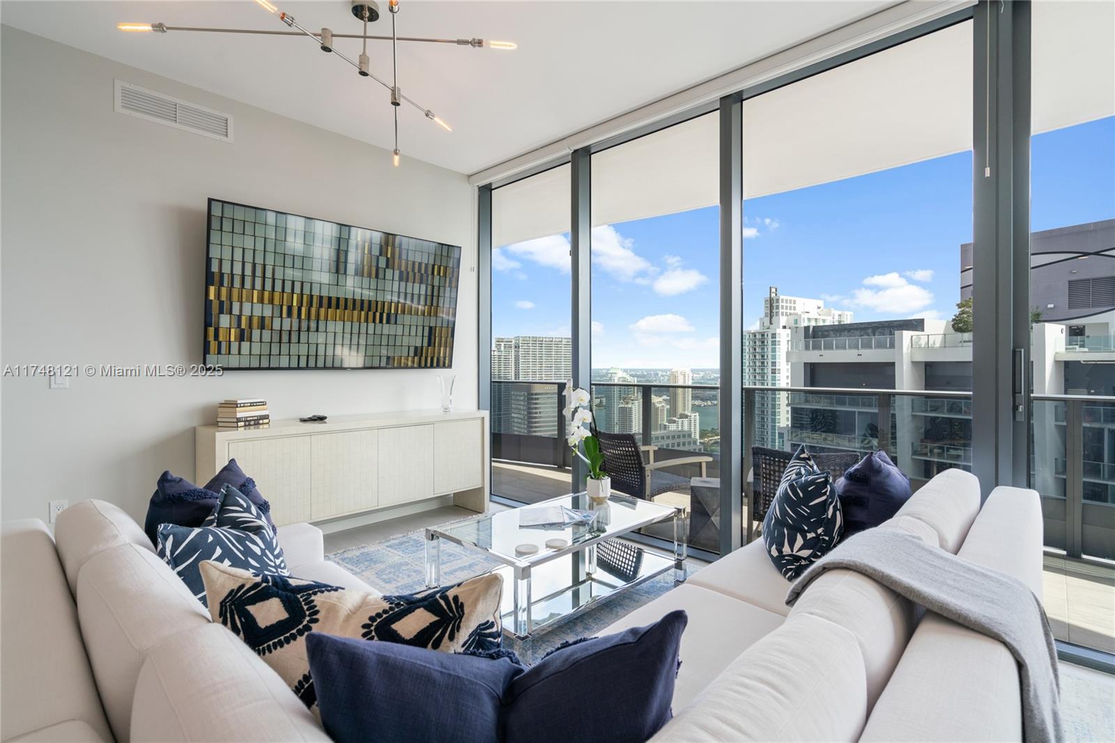 1000 Brickell Plz Unit: PH5005