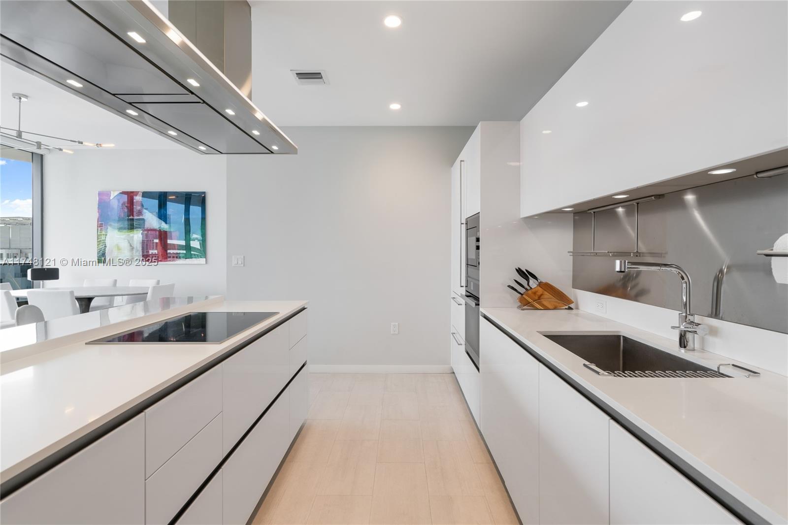 1000 Brickell Plz Unit: PH5005