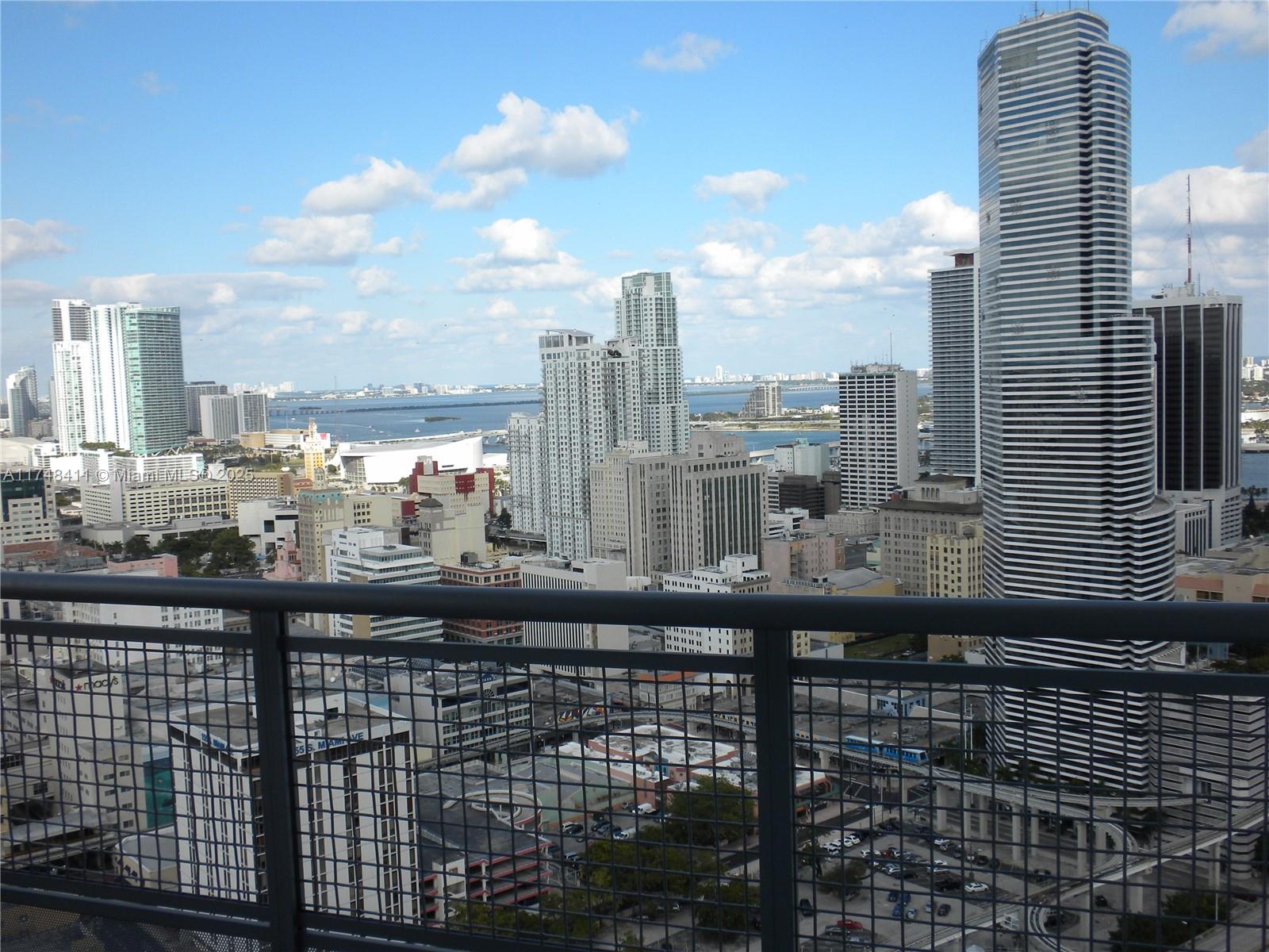 350 S Miami Ave Unit: 3907