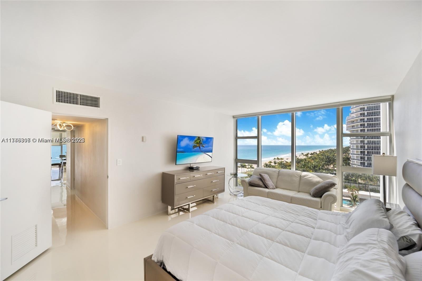 10275 Collins Ave # 810
