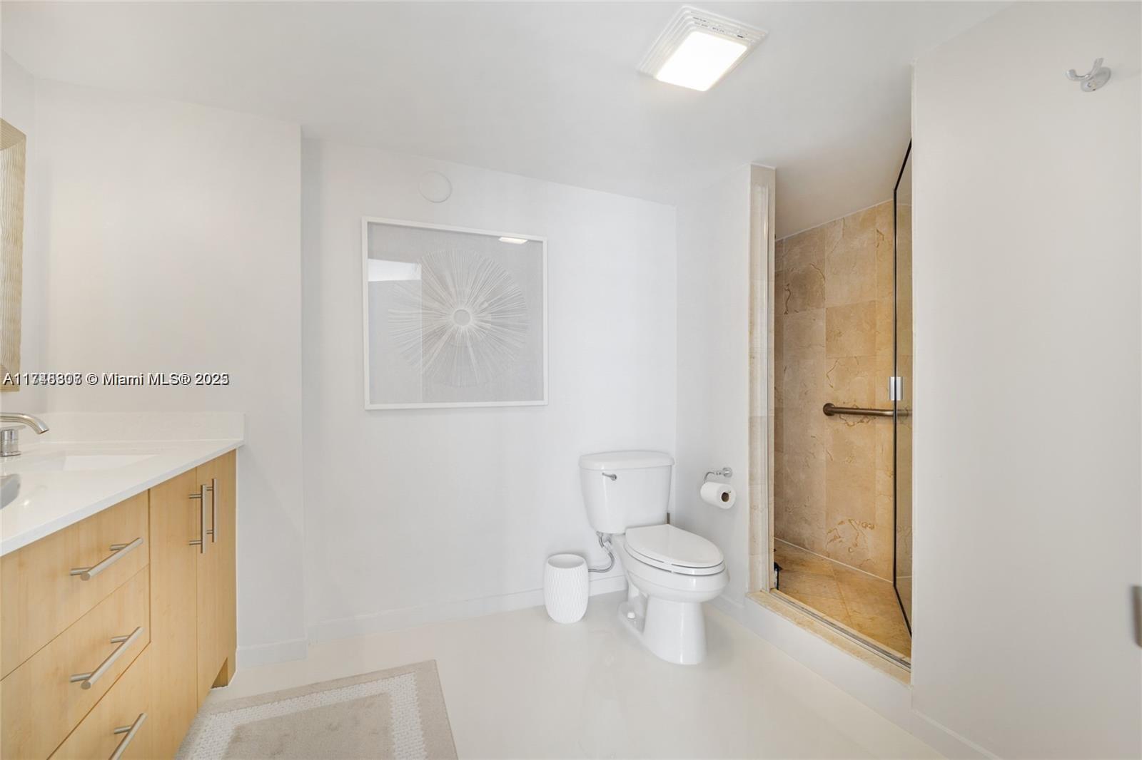 10275 Collins Ave # 810