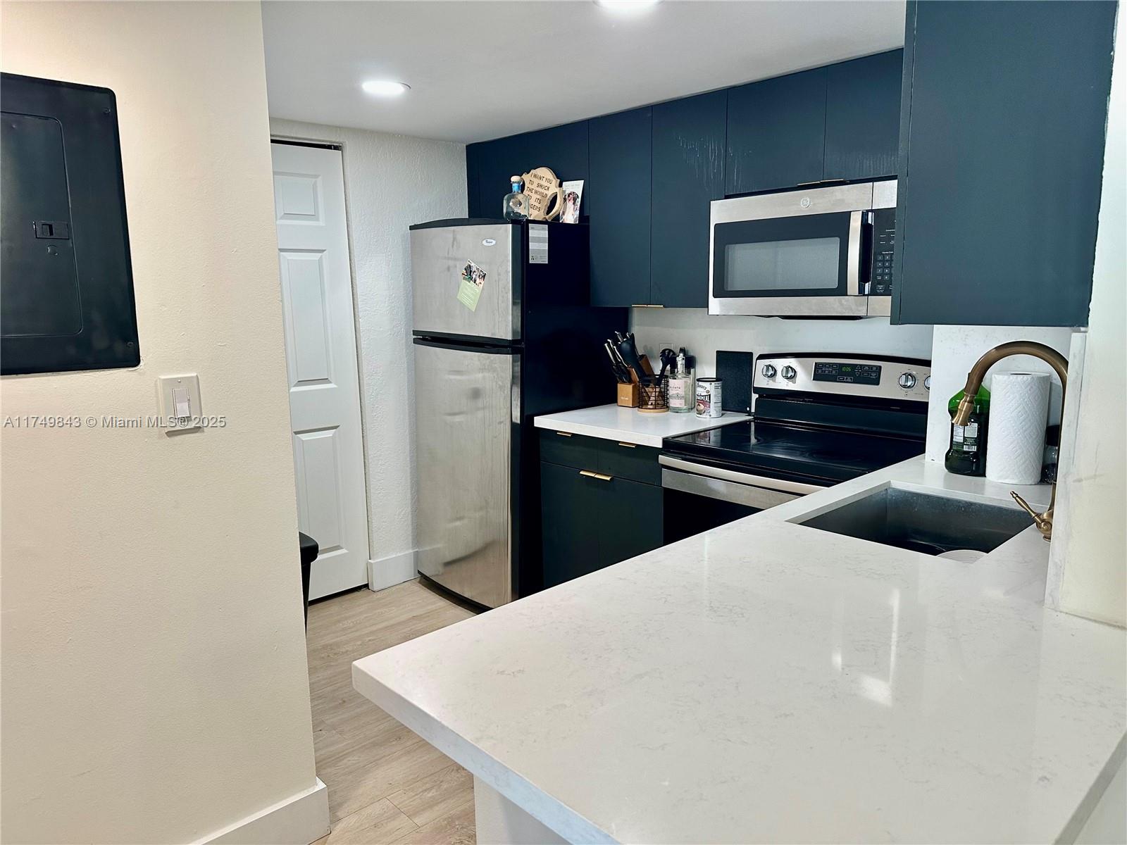 770 Claughton Island Dr # 9 Unit: PH-9