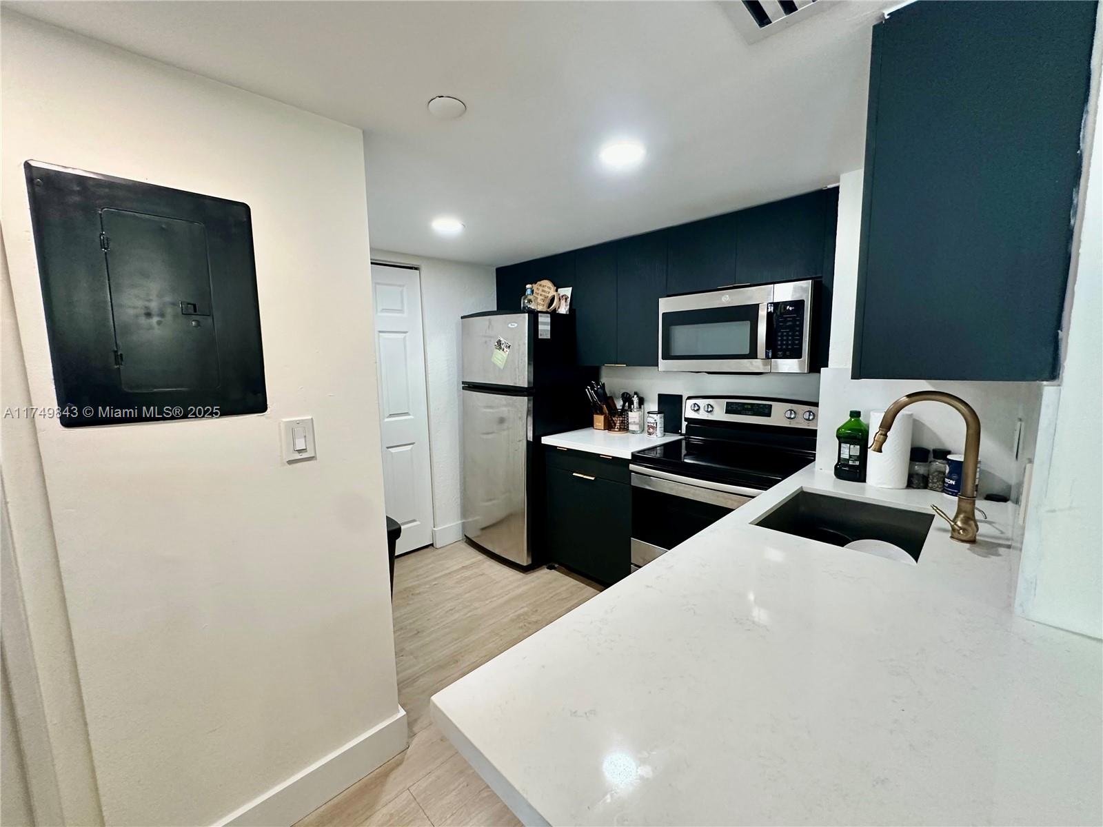 770 Claughton Island Dr # 9 Unit: PH-9