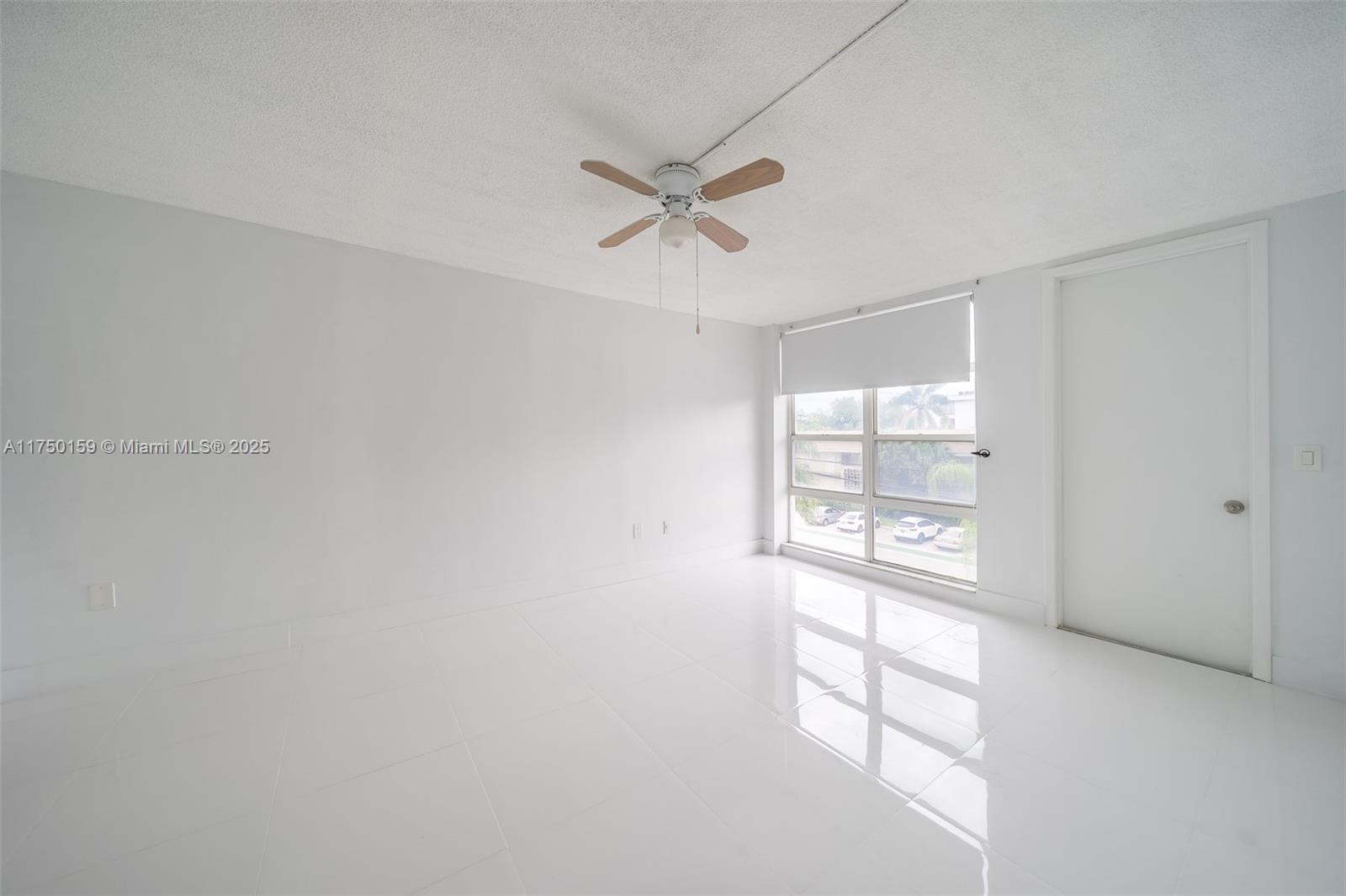 9800 W Bay Harbor Dr. # 308
