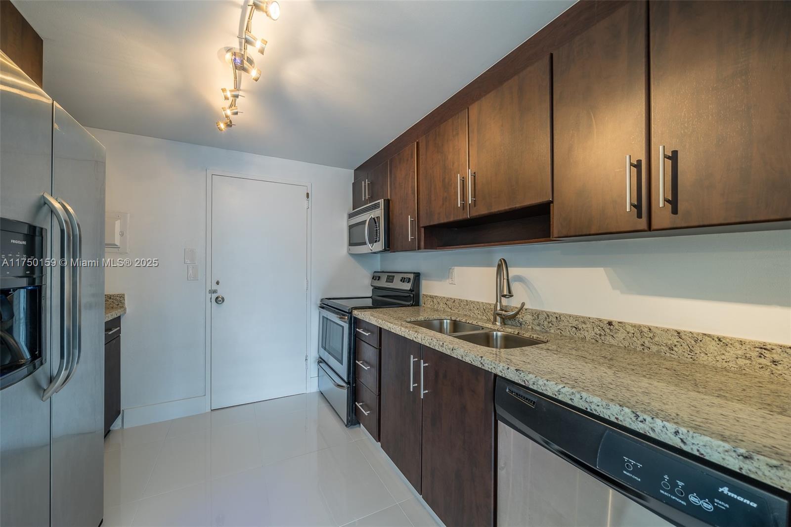 9800 W Bay Harbor Dr. # 308