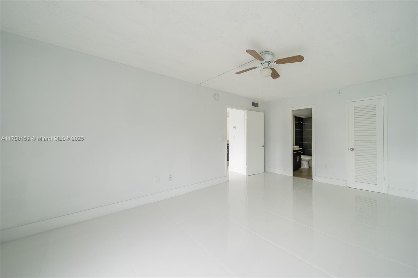 9800 W Bay Harbor Dr. # 308