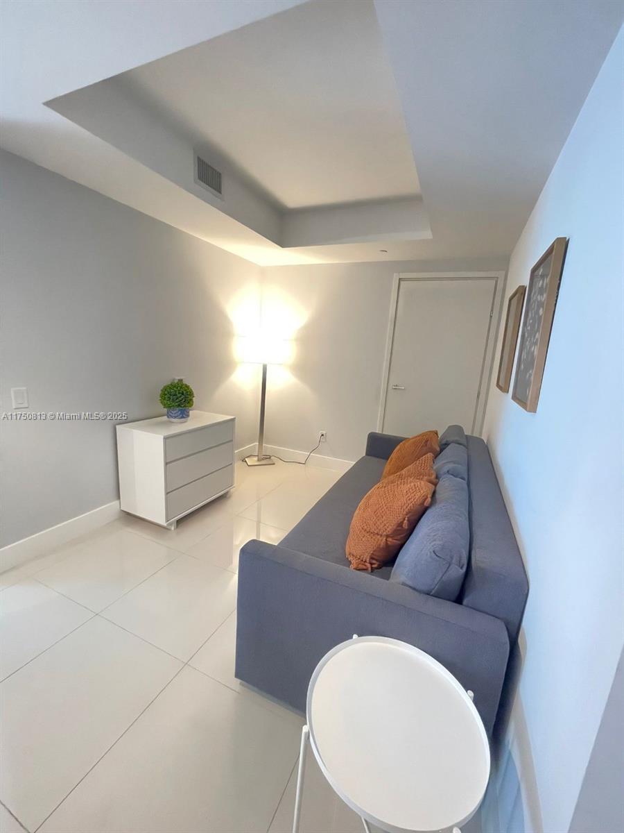 1300 Brickell Bay Dr # 3600
