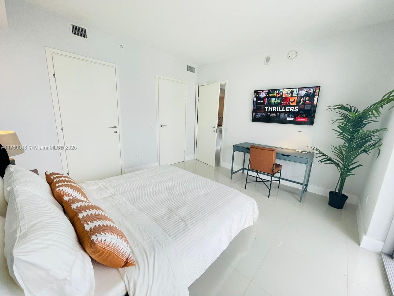 1300 Brickell Bay Dr # 3600