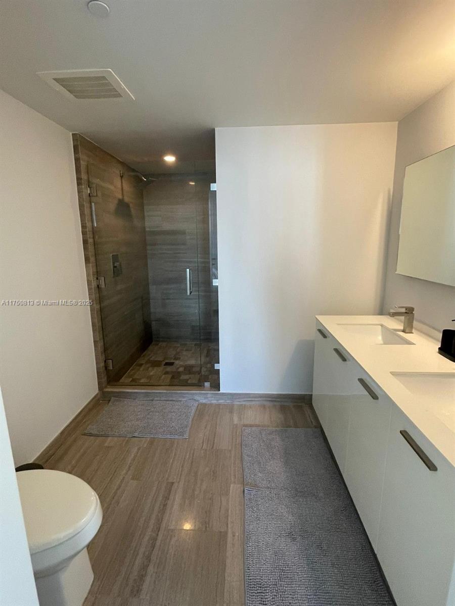 1300 Brickell Bay Dr # 3600