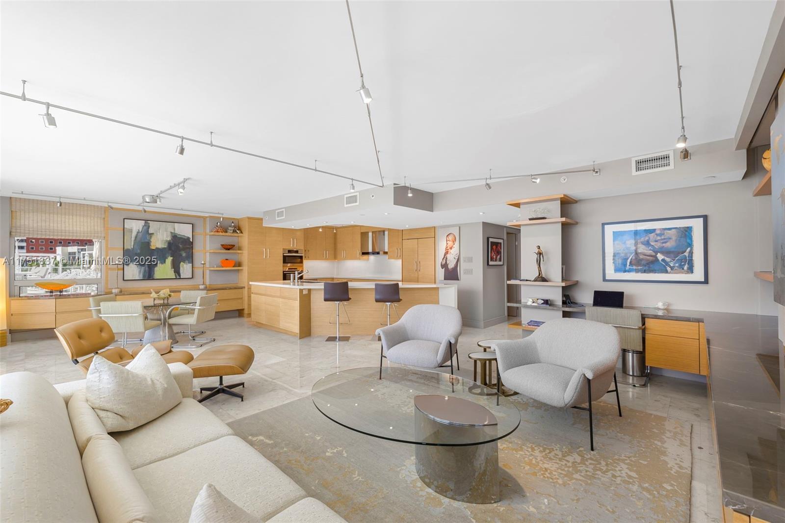 1541 Brickell Ave # T301