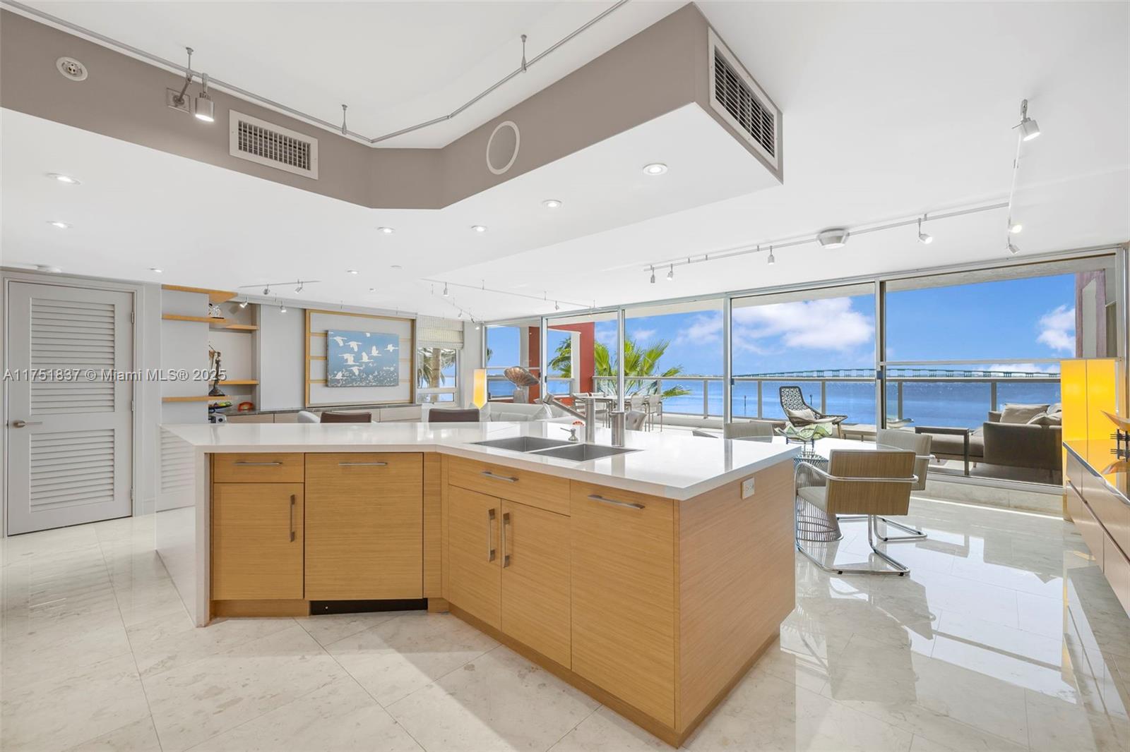 1541 Brickell Ave # T301