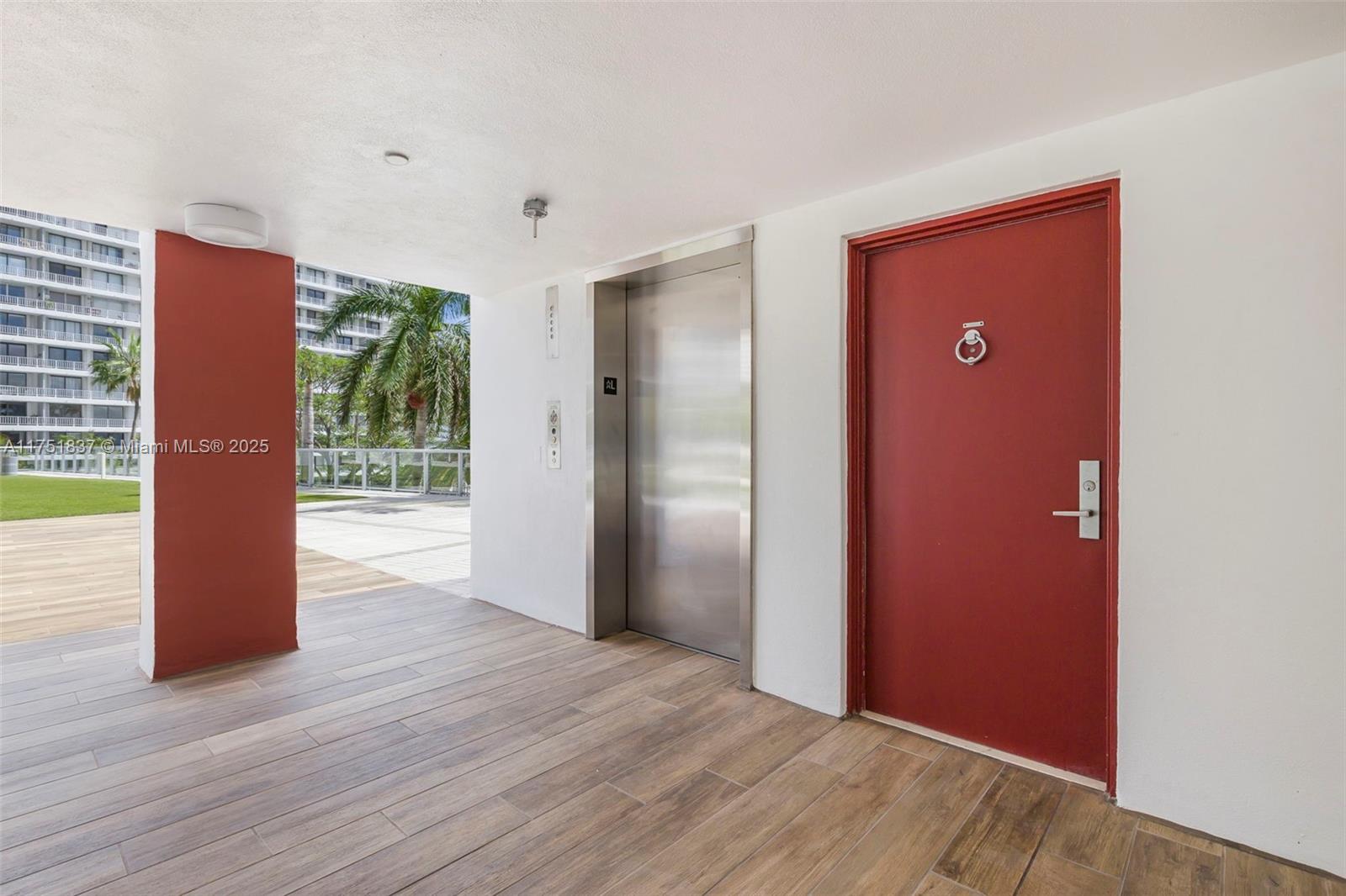1541 Brickell Ave # T301