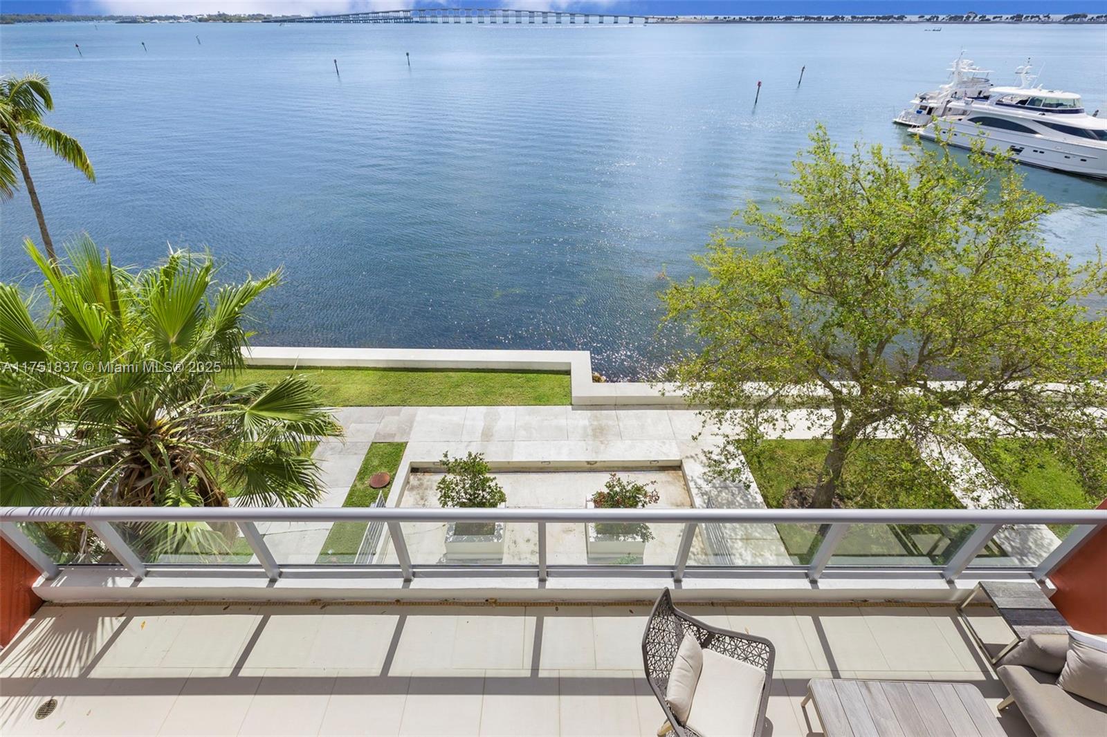 1541 Brickell Ave # T301