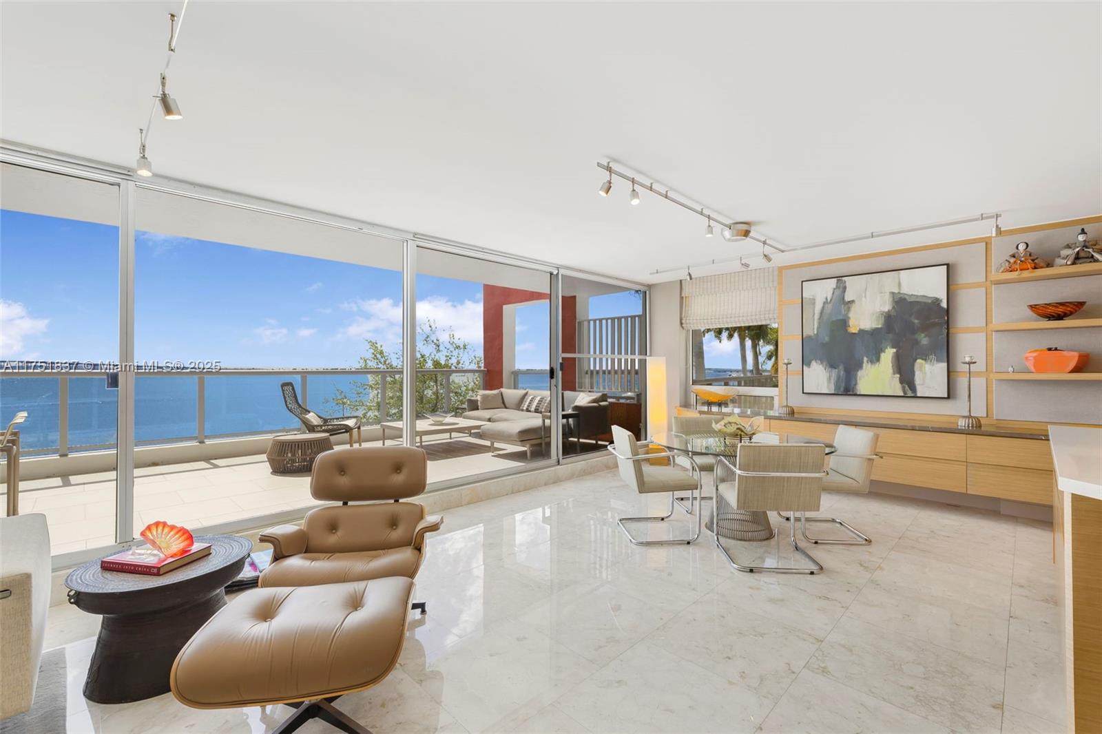 1541 Brickell Ave # T301