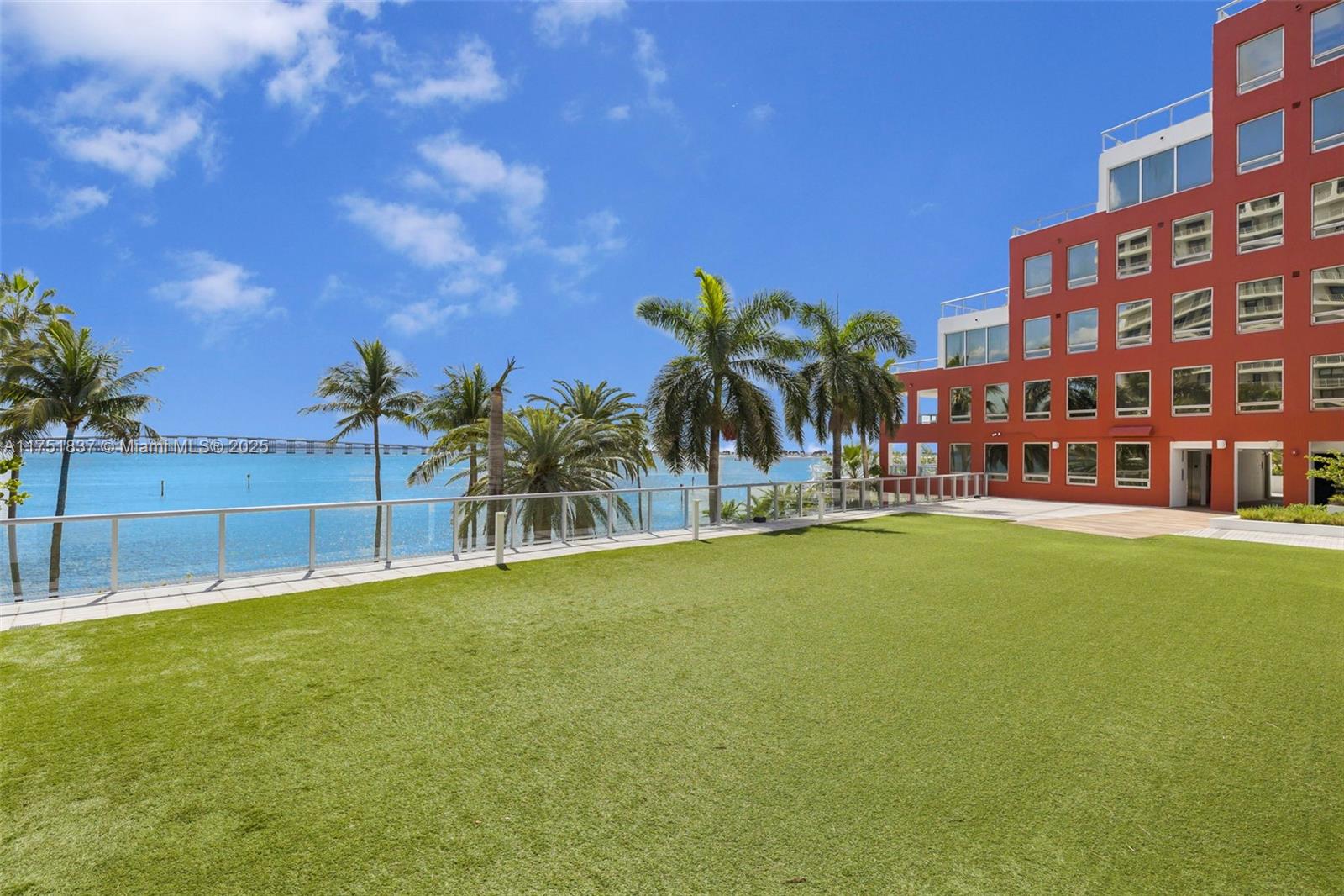 1541 Brickell Ave # T301