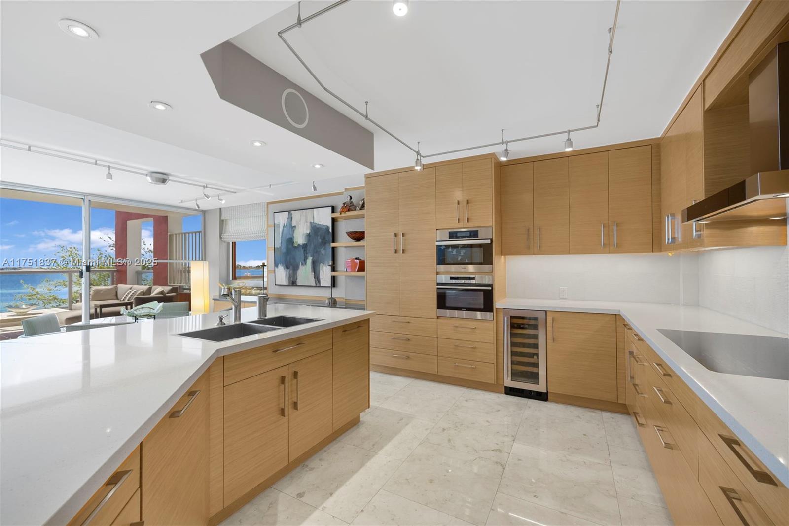 1541 Brickell Ave # T301
