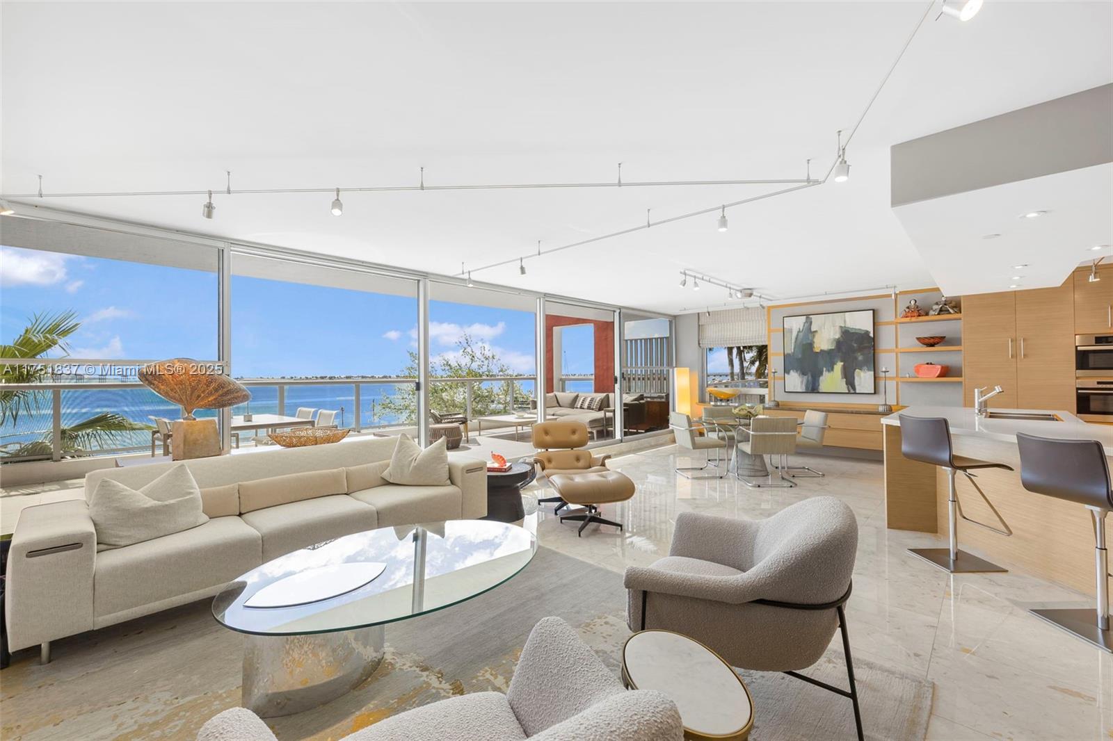 1541 Brickell Ave # T301