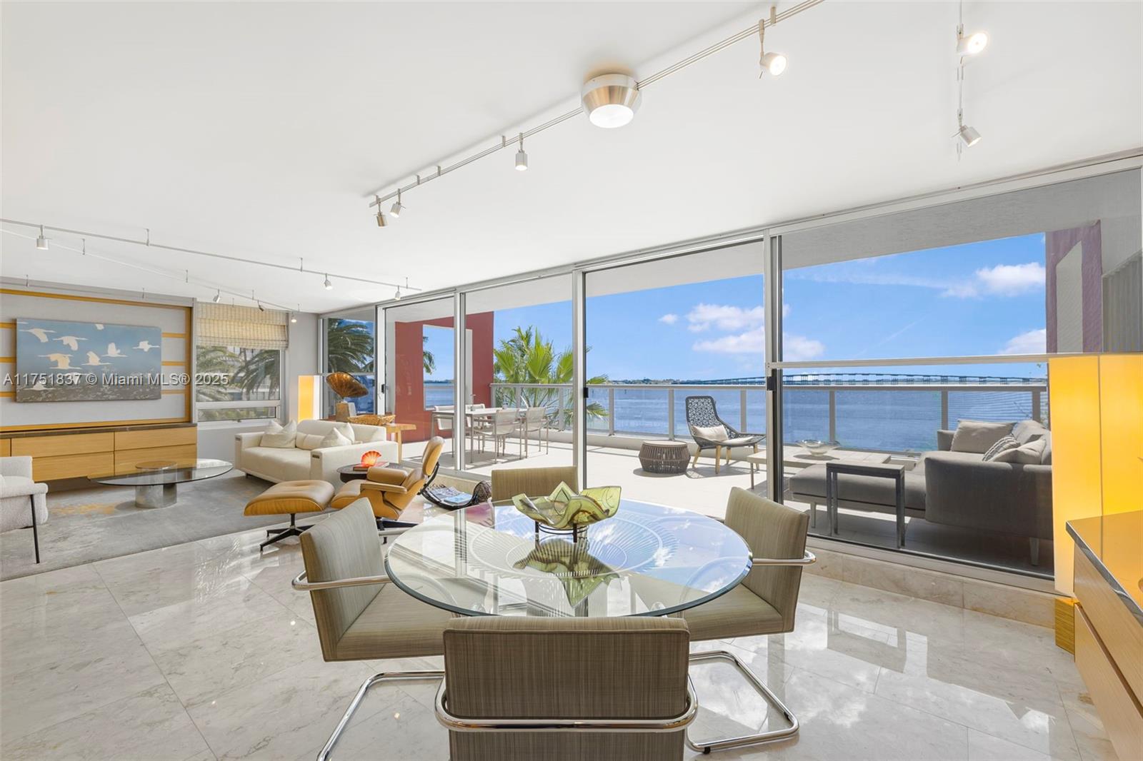 1541 Brickell Ave # T301