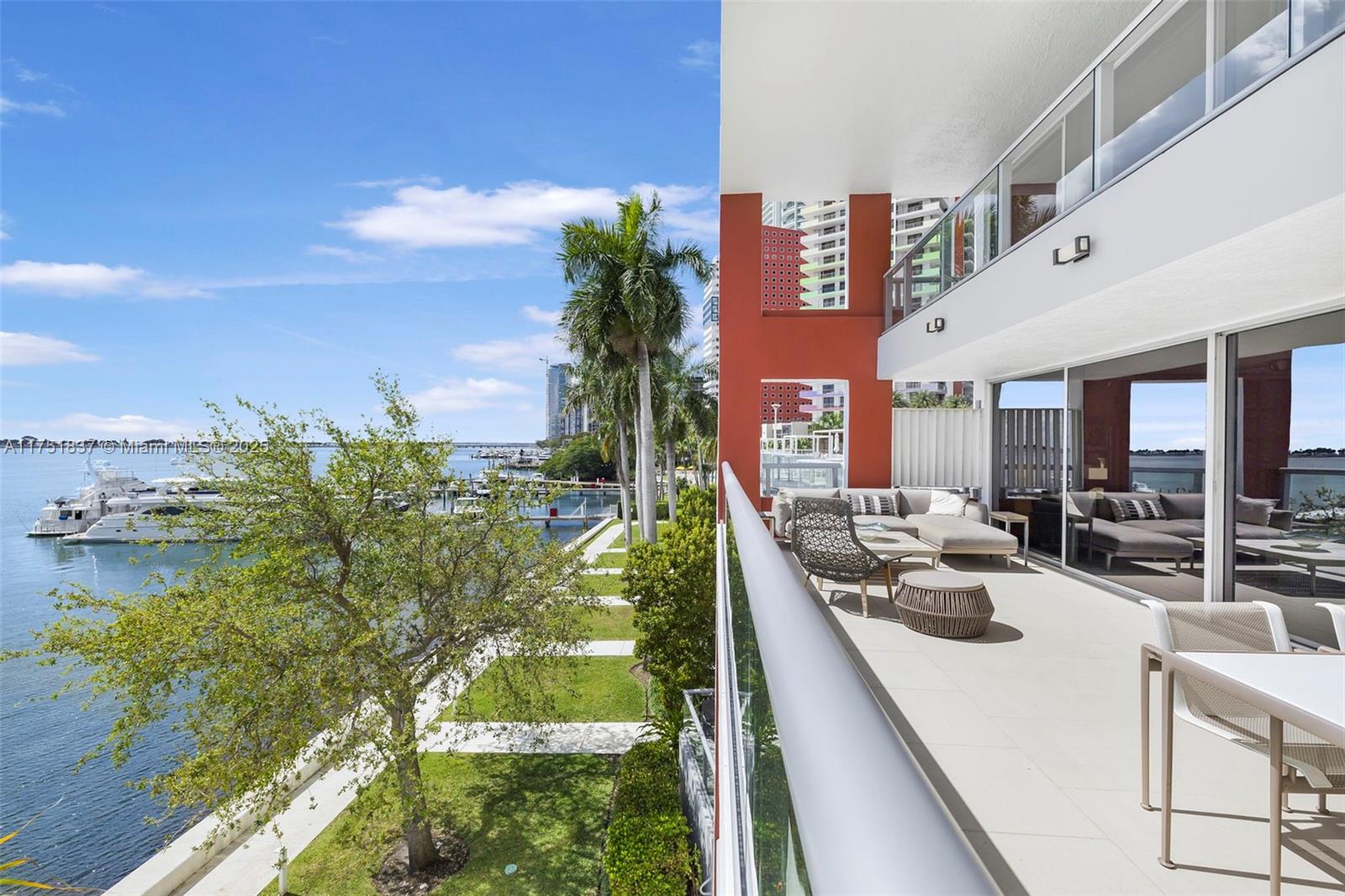1541 Brickell Ave # T301