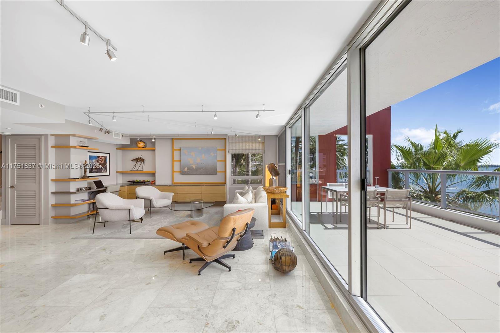 1541 Brickell Ave # T301