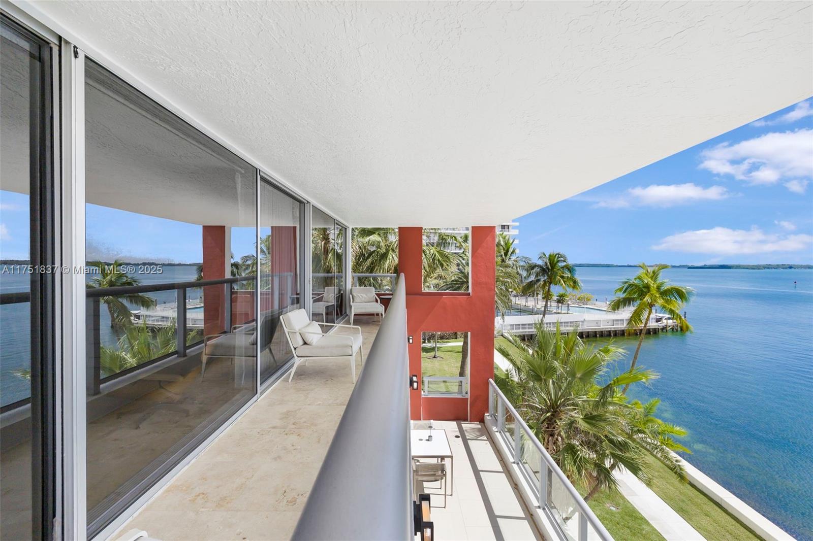 1541 Brickell Ave # T301