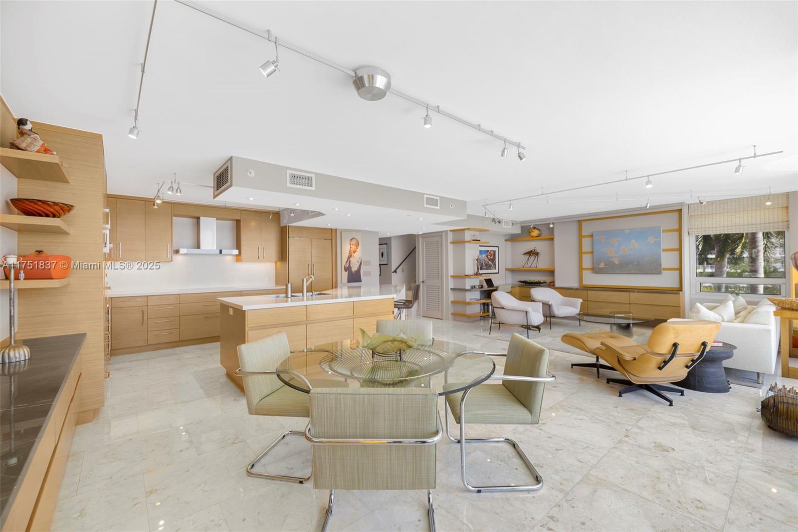 1541 Brickell Ave # T301