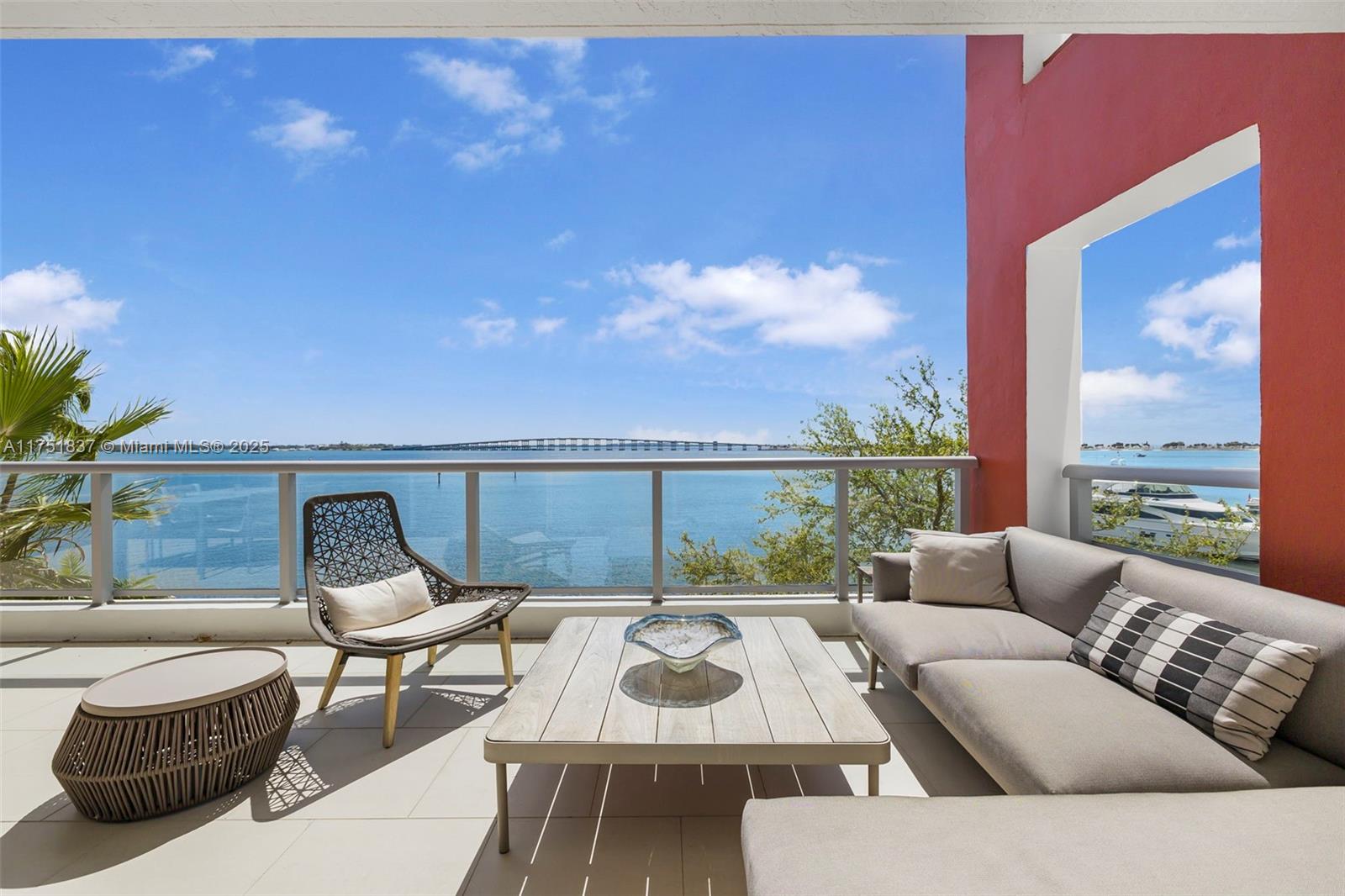 1541 Brickell Ave # T301