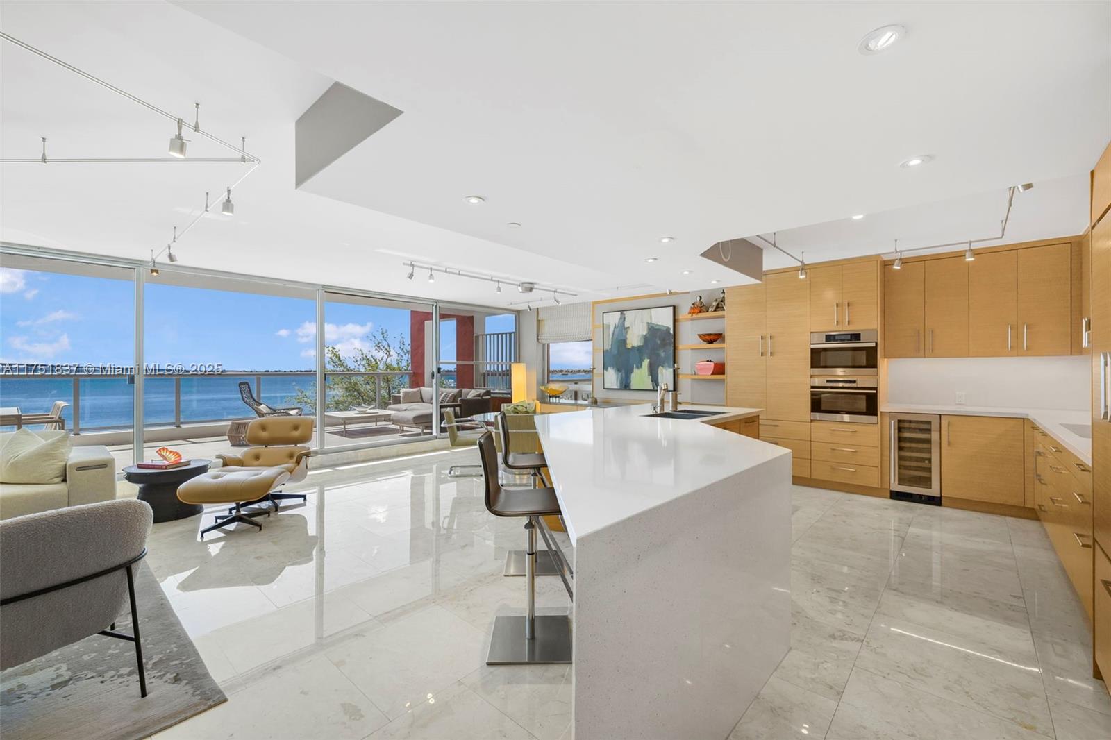1541 Brickell Ave # T301
