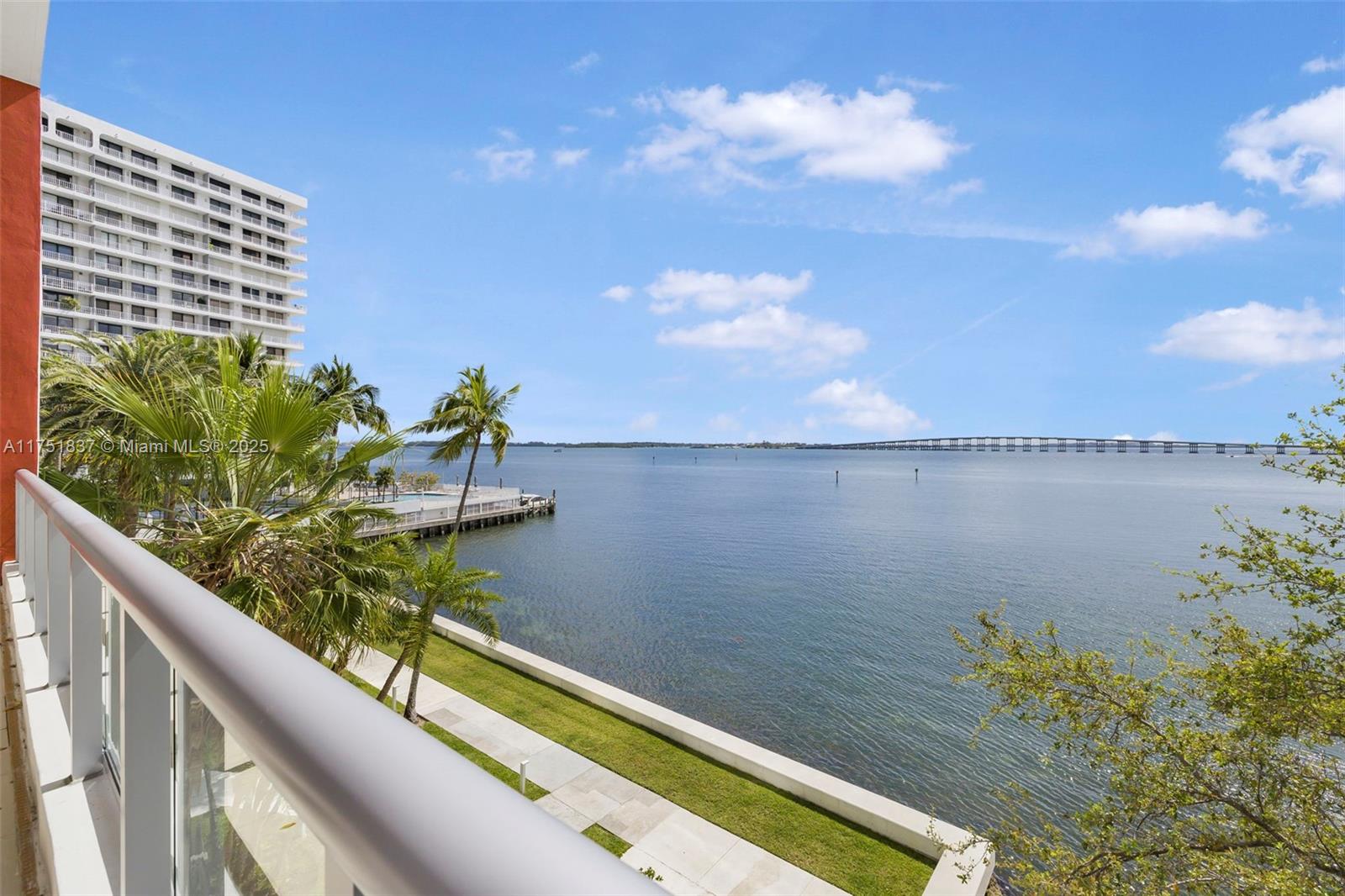 1541 Brickell Ave # T301