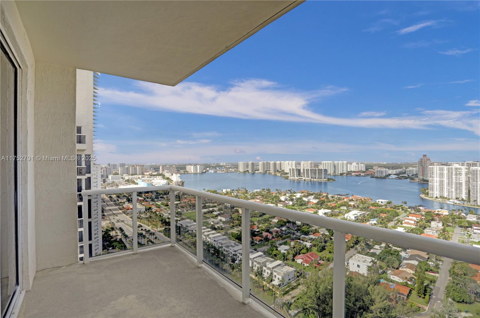 19111 Collins Ave Unit: PH4
